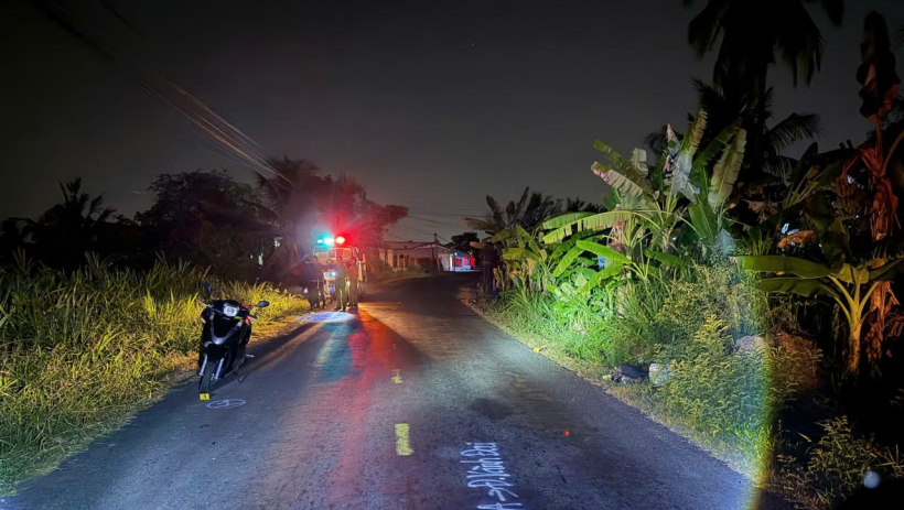 Cảnh b&aacute;o nguy cơ tai nạn giao th&ocirc;ng từ th&oacute;i quen đi bộ tập thể dục tr&ecirc;n đường