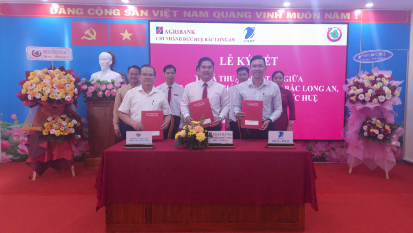 Agribank Chi nh&aacute;nh Đức Huệ Bắc Long An: Đẩy mạnh thanh to&aacute;n kh&ocirc;ng d&ugrave;ng tiền mặt trong lĩnh vực y tế