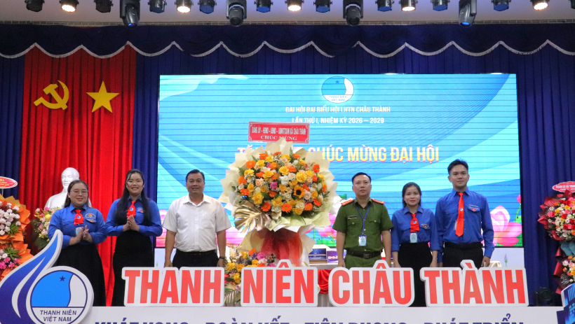 Chị Trương Thị Kim Y Khoa giữ chức Chủ tịch Hội Li&ecirc;n hiệp Thanh ni&ecirc;n Việt Nam x&atilde; Ch&acirc;u Th&agrave;nh