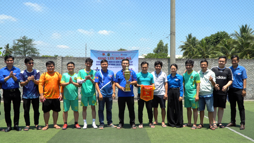 Giao lưu b&oacute;ng đ&aacute; kỷ niệm 95 năm ng&agrave;y th&agrave;nh lập Đo&agrave;n Thanh ni&ecirc;n Cộng sản Hồ Ch&iacute; Minh