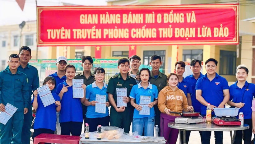&ldquo;Gian h&agrave;ng b&aacute;nh m&igrave; 0 đồng&rdquo; kết hợp tuy&ecirc;n truyền ph&ograve;ng, chống lừa đảo