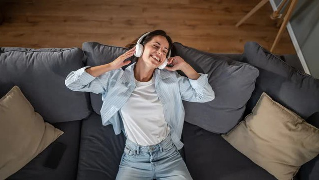 L&yacute; do tai nghe headphone vẫn được ưa chuộng giữa 'cơn sốt' earbuds