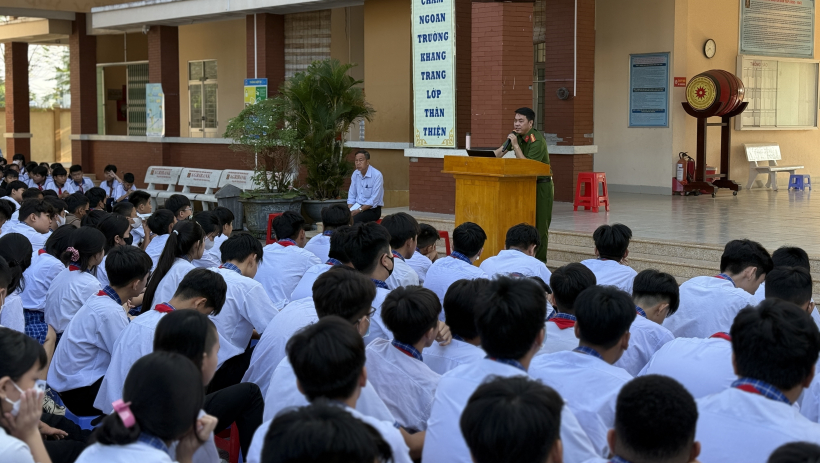 'L&aacute; chắn' vững chắc ngăn chặn ma t&uacute;y học đường