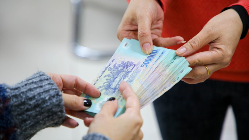 Bộ Nội vụ lấy &yacute; kiến về đề xuất tăng lương cơ sở th&ecirc;m hơn 8% từ ng&agrave;y 01/7/2026