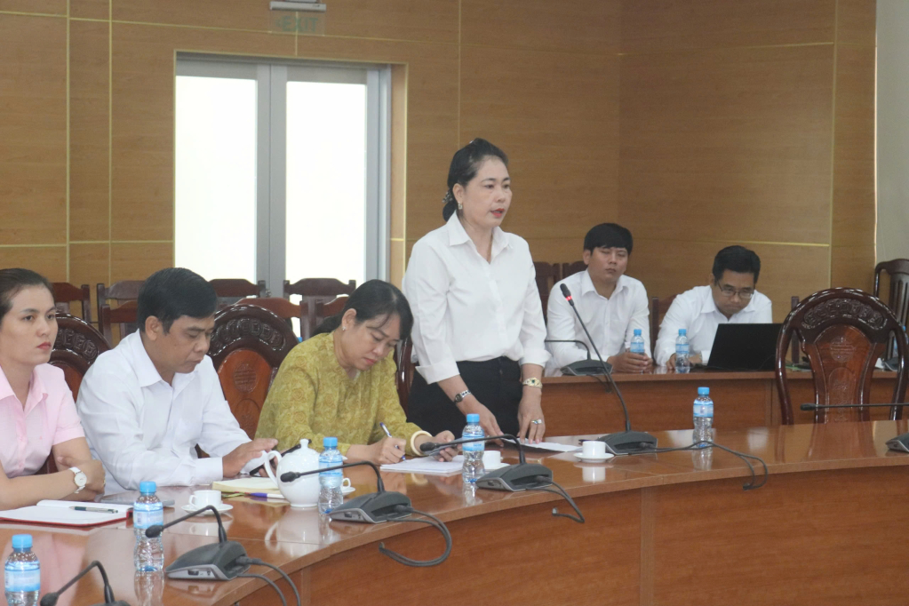 Đại biểu phát biểu ý kiến tại hội nghị