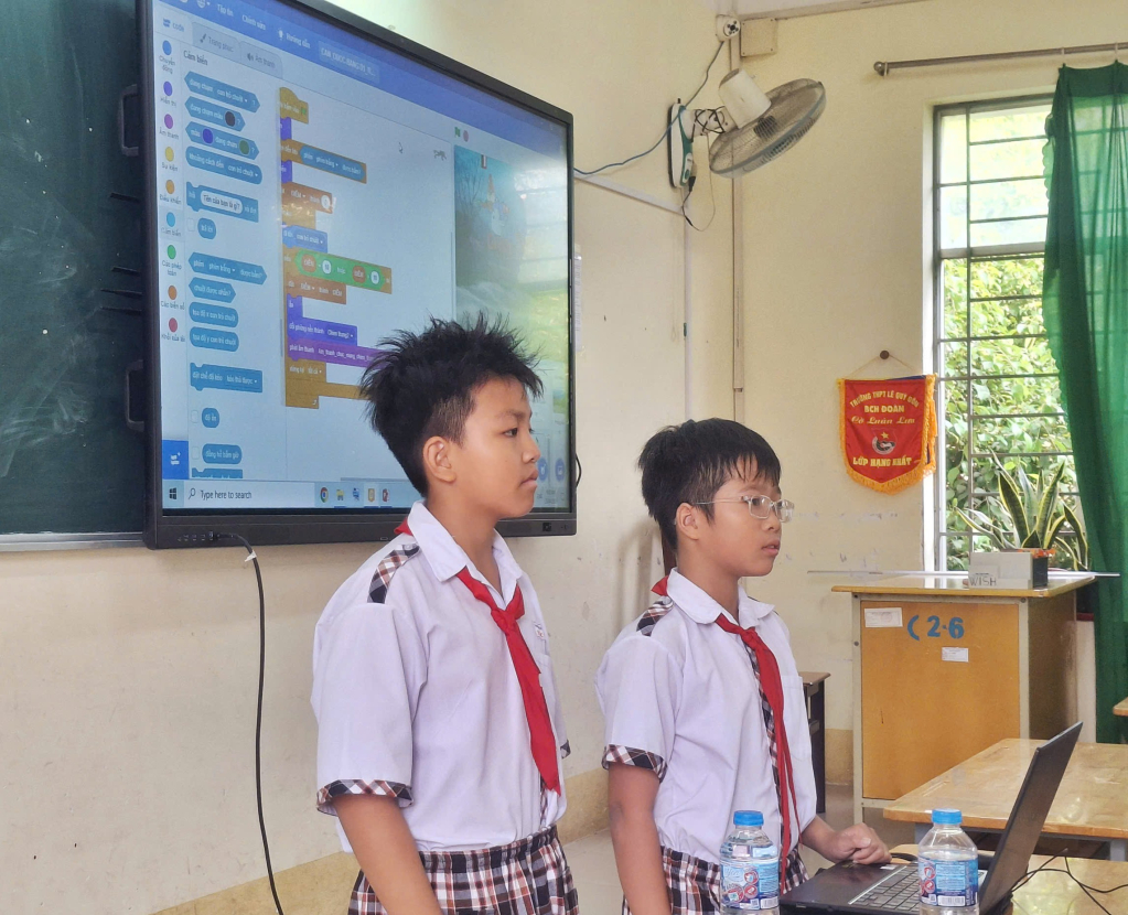 Các thí sinh khối Tiểu học thuyết trình mô hình sáng tạo