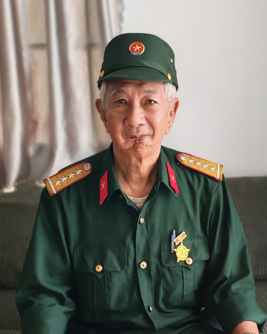 Ông Lê Minh Hồng chia sẻ quá trình kháng chiến chống Mỹ, tuy bị thương, người để lại vết sẹo nhưng đó mãi là niềm tự hào trong cuộc đời của ông