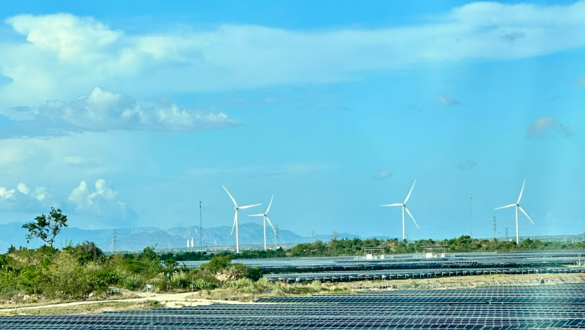 Ch&iacute;nh phủ y&ecirc;u cầu 10% c&ocirc;ng sở v&agrave; hộ gia đ&igrave;nh d&ugrave;ng điện mặt trời