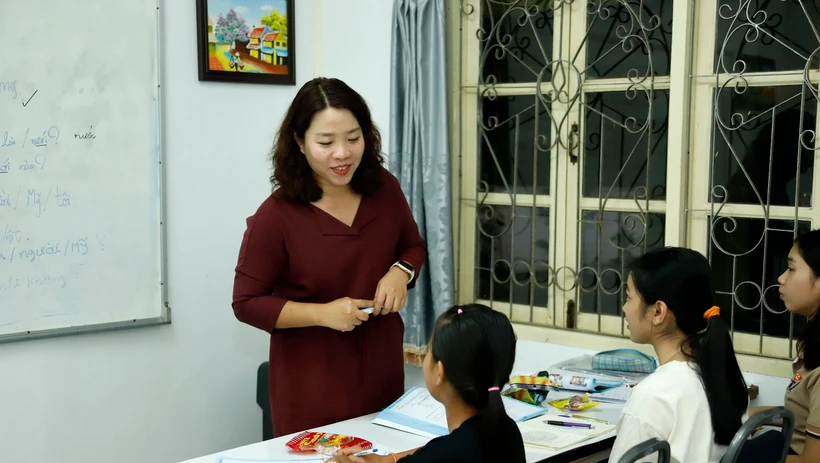 Bộ Gi&aacute;o dục v&agrave; Đ&agrave;o tạo tuyển chọn gi&aacute;o vi&ecirc;n Việt Nam dạy tiếng Việt tại L&agrave;o