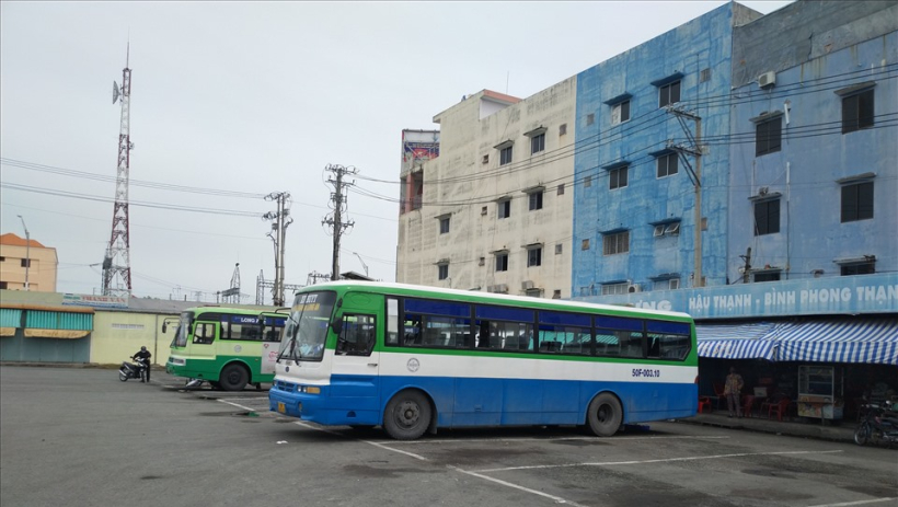 Đẩy mạnh triển khai thu ph&iacute; kh&ocirc;ng dừng tại bến xe, b&atilde;i đỗ đ&ocirc; thị