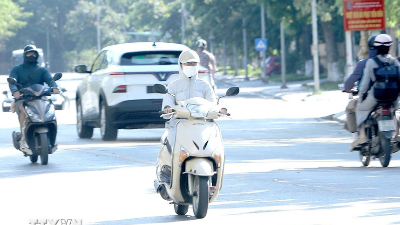 Thời tiết ng&agrave;y 2/4: Nắng n&oacute;ng gia tăng tại khu vực Nam v&agrave; Trung Bộ