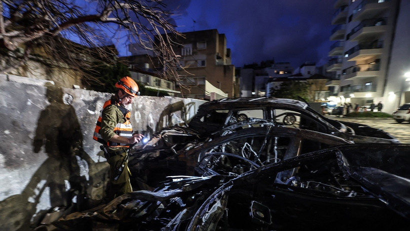 Xung đột tại Trung Đ&ocirc;ng: Israel hứng loạt t&ecirc;n lửa lớn từ Iran v&agrave; Hezbollah