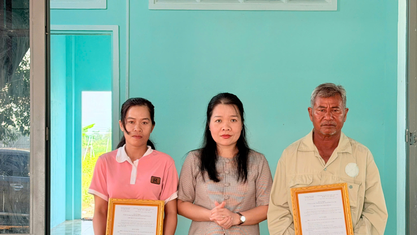 X&atilde; Ch&acirc;u Th&agrave;nh: Trao tặng 2 căn nh&agrave; Đại đo&agrave;n kết cho hộ ngh&egrave;o