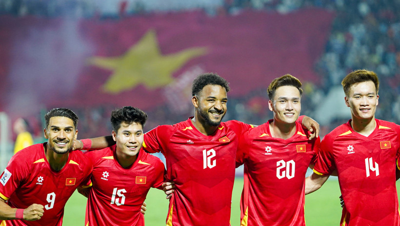 Đội tuyển Việt Nam thăng tiến mạnh mẽ, trở lại top 100 thế giới