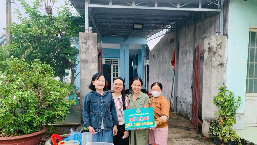 Ấm l&ograve;ng &ldquo;Bữa cơm 0 đồng&rdquo; ở phường H&ograve;a Th&agrave;nh