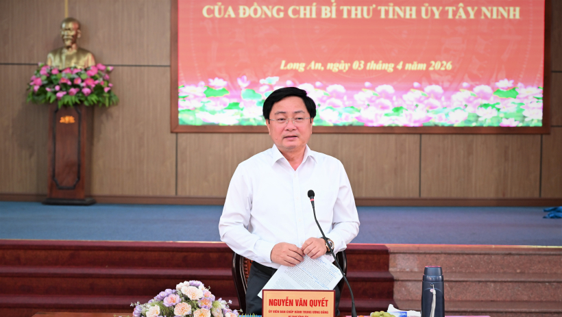 Bí thư Tỉnh ủy làm việc với Ban Thường vụ Đảng ủy phường Long An