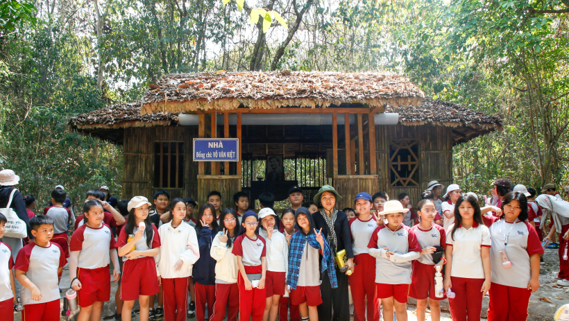 Học sinh Tây Ninh trải nghiệm nông nghiệp công nghệ cao và di tích lịch sử