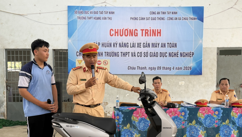 Để học sinh tham gia giao th&ocirc;ng an to&agrave;n, văn minh
