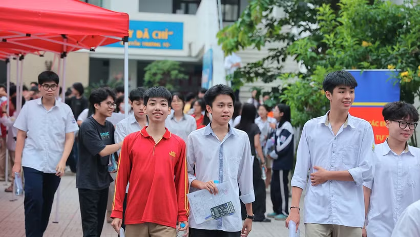 Thi nghiệp THPT 2026: 27 th&iacute; sinh bị đ&igrave;nh chỉ trong ng&agrave;y thi đầu ti&ecirc;n