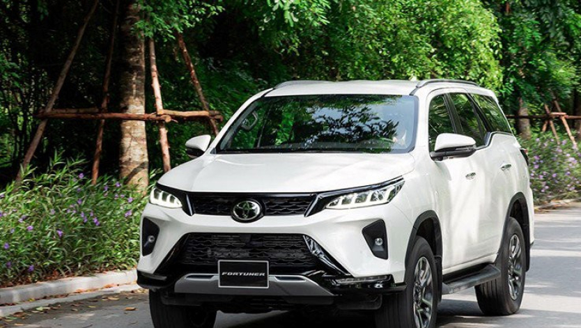 SUV 7 chỗ: Toyota Fortuner ngày càng 'hụt hơi' trước Ford Everest