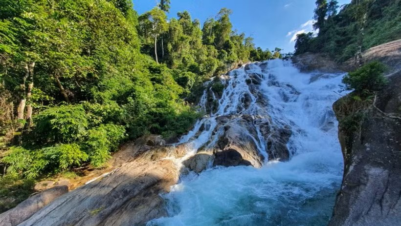 Viên ngọc xanh Thác Ma Hao giữa đại ngàn xứ Thanh