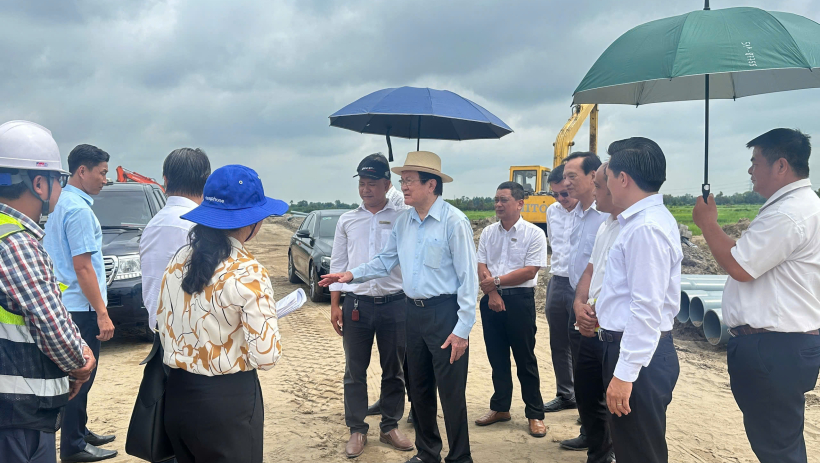 Nguy&ecirc;n Chủ tịch nước Trương Tấn Sang khảo s&aacute;t c&aacute;c dự &aacute;n trọng điểm tại x&atilde; An Ninh