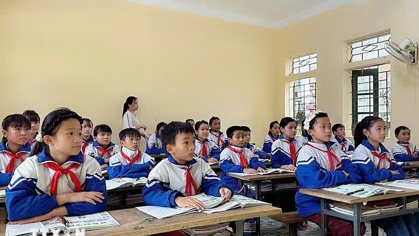 X&acirc;y dựng trường học, củng cố những 'cột mốc mềm' về gi&aacute;o dục v&ugrave;ng bi&ecirc;n giới