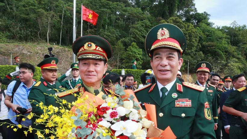 Kết nghĩa cụm d&acirc;n cư bi&ecirc;n giới, vun đắp t&igrave;nh hữu nghị Việt Nam-L&agrave;o