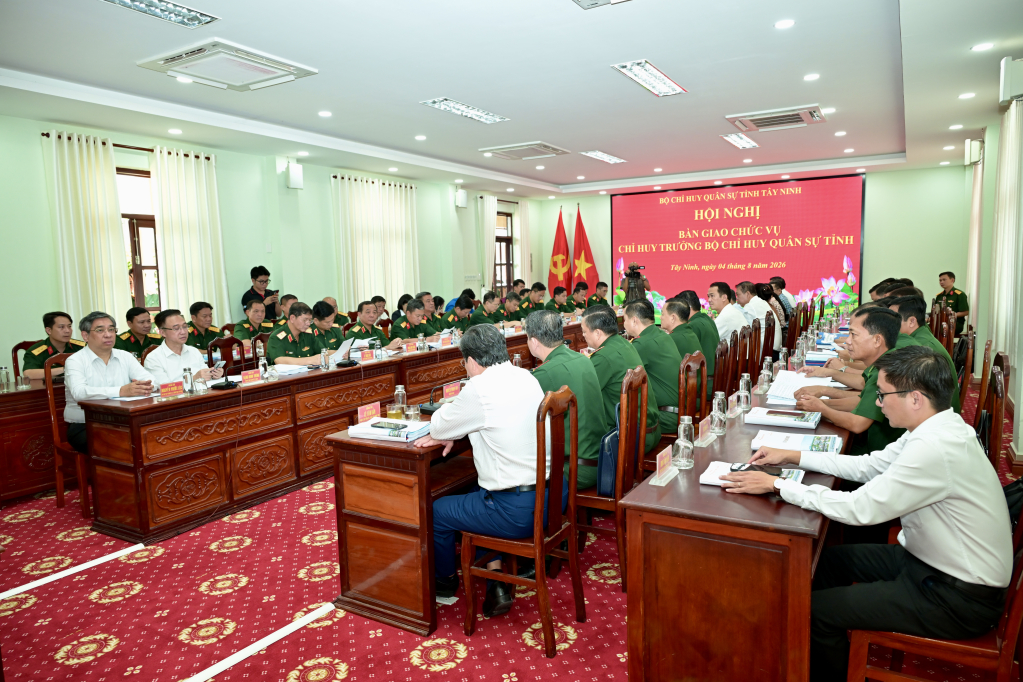 Bộ CHQS tỉnh Tây Ninh tổ chức hội nghị Bàn giao chức vụ Chỉ huy trưởng 
