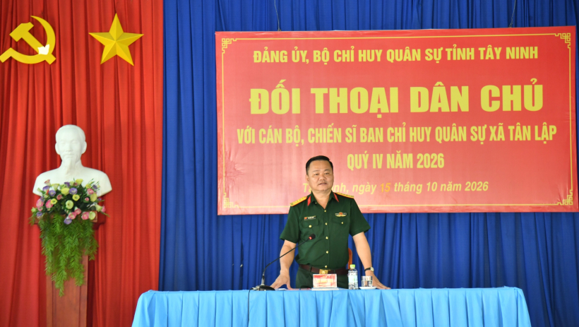 Chính ủy Bộ Chỉ huy Quân sự tỉnh Tây Ninh đối thoại dân chủ với Ban Chỉ ...